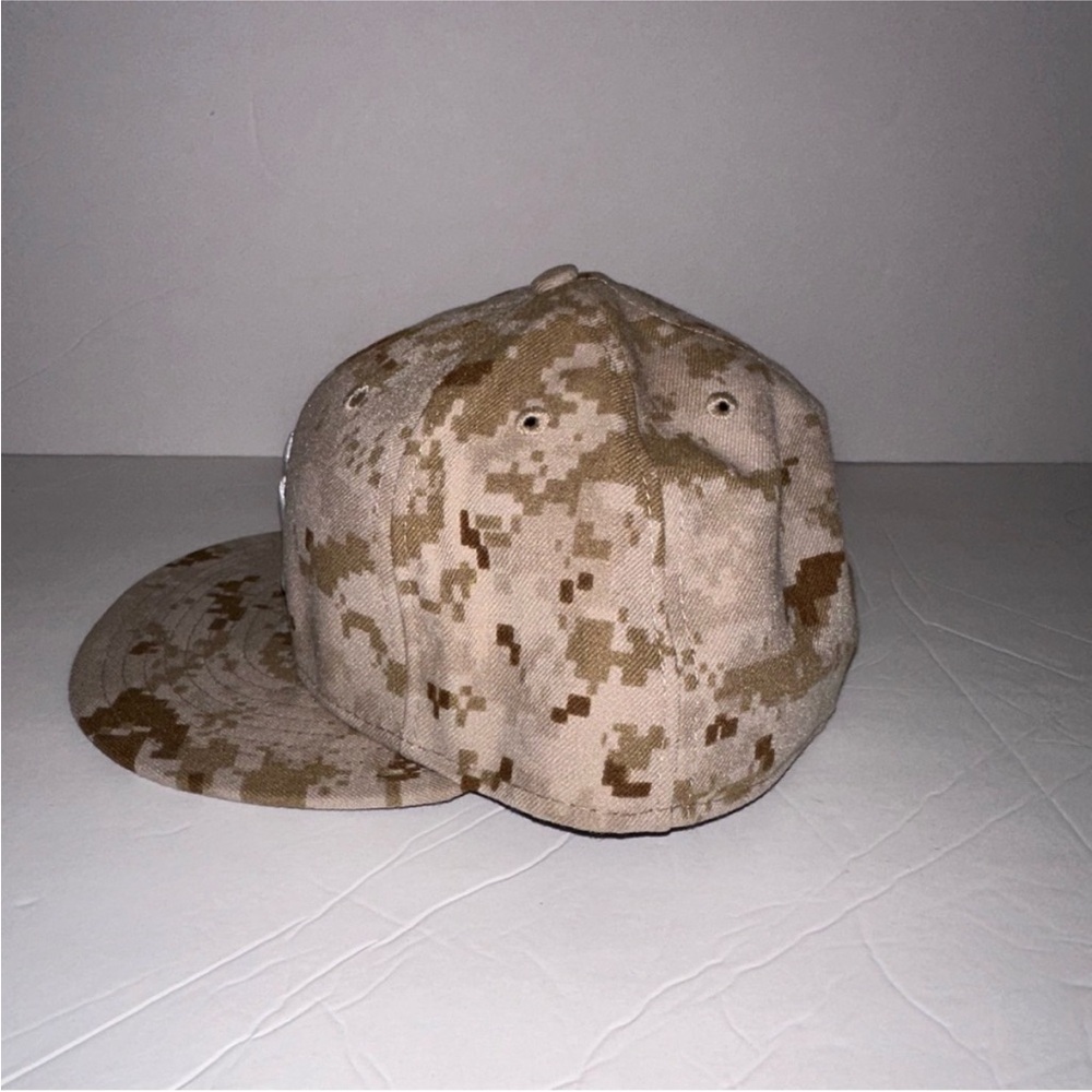 New Era NEW YORK YANKEE fitted hat 7 3/8 tan camo colors “Digital Camo On Field” - Picture 2 of 7